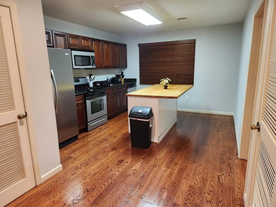 Luxury 2 Bed Apt, Mins To Nyc! Union City Luaran gambar